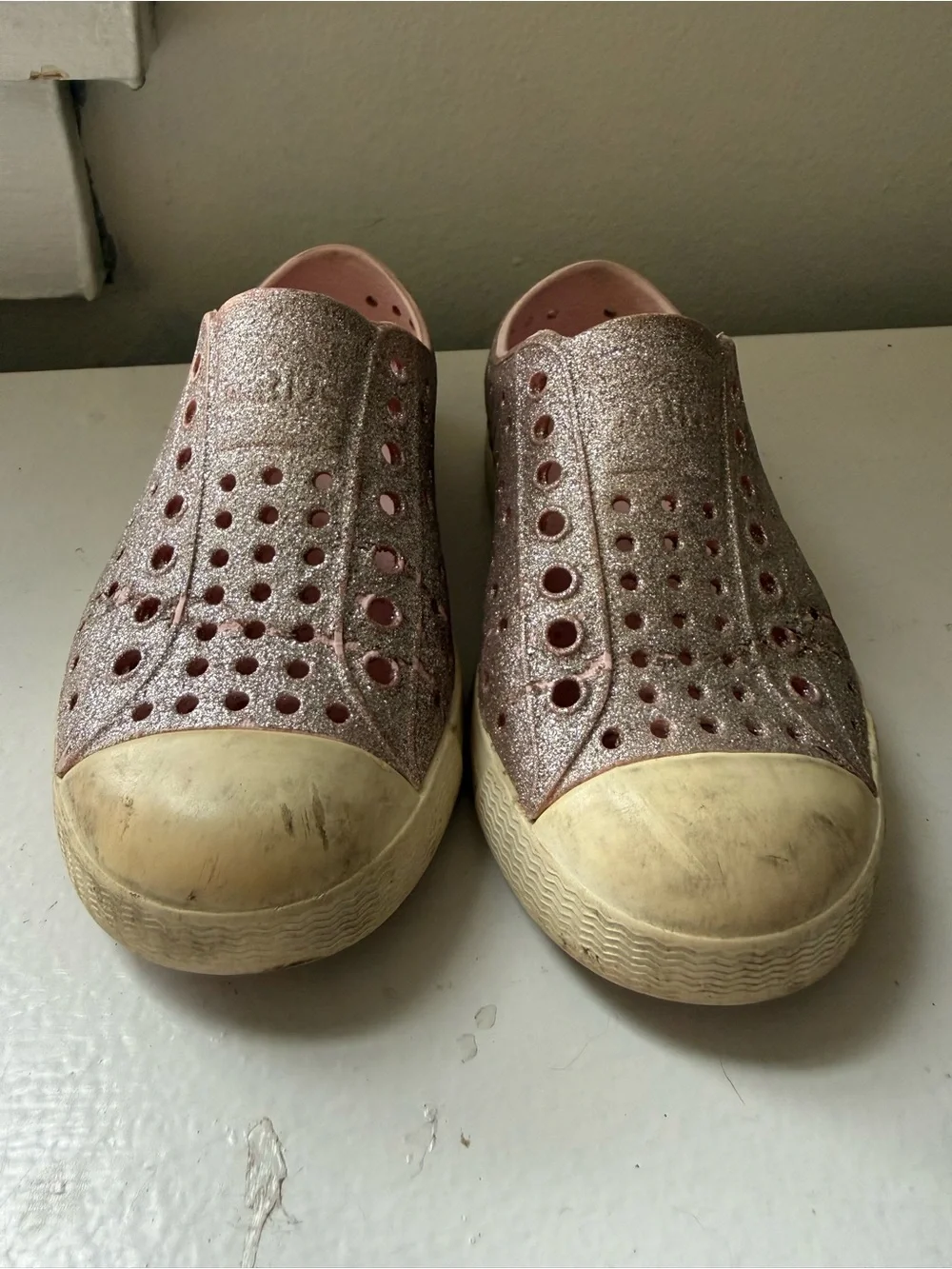Sparkly Glitter Slip-On Sneakers in Pink